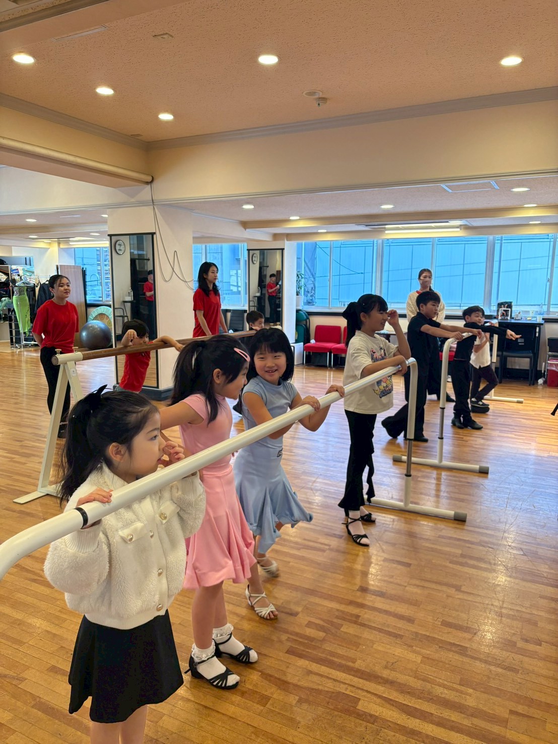キッズダンスレッスンの様子 7